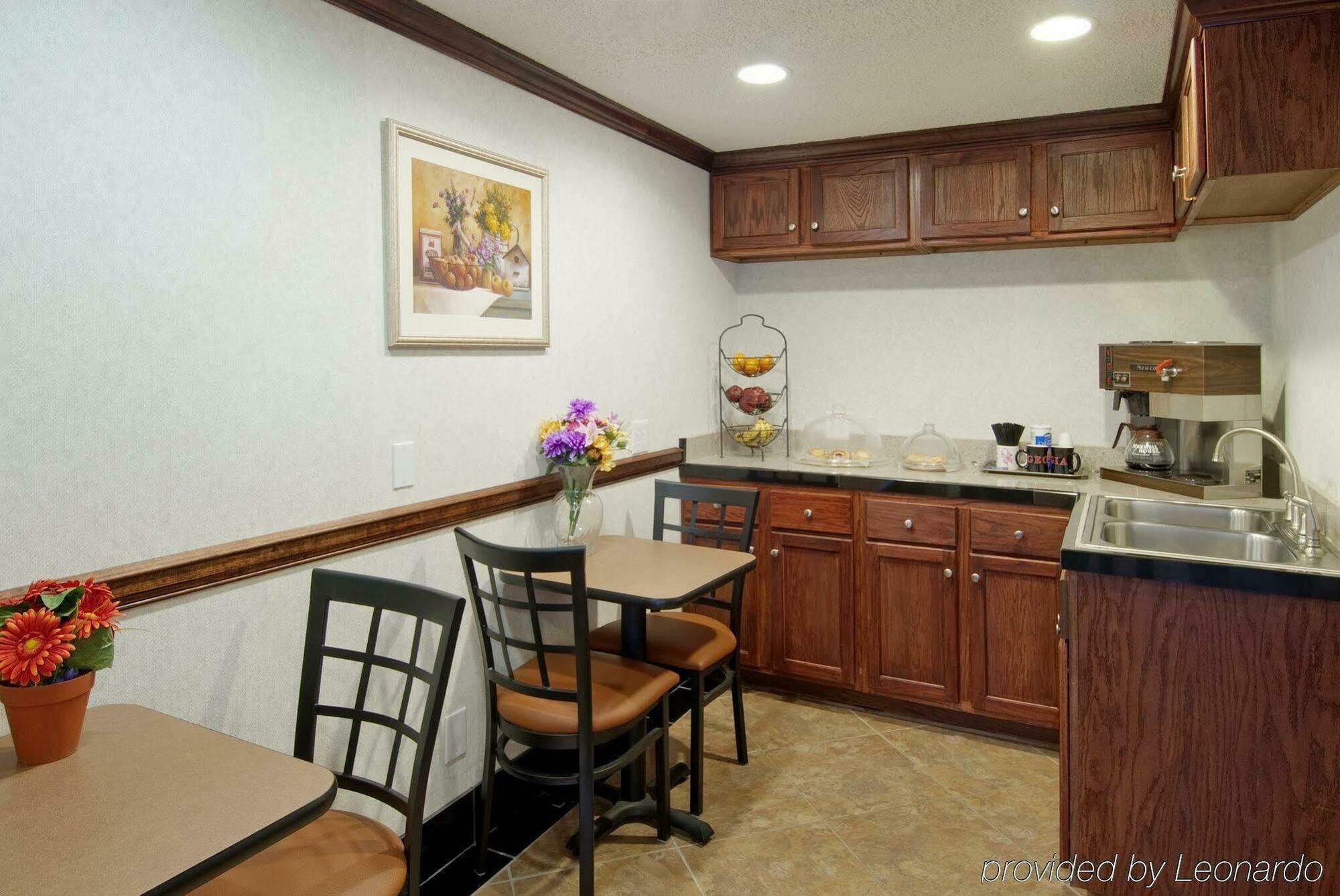 America'S Best Value Inn Conyers Restoran gambar